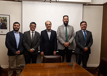 Instituto de Estudios Urbanos UC y Asociación Chilena de Municipalidades se reunieron con el Ministro de Vivienda y Urbanismo, Cristian Monckeberg