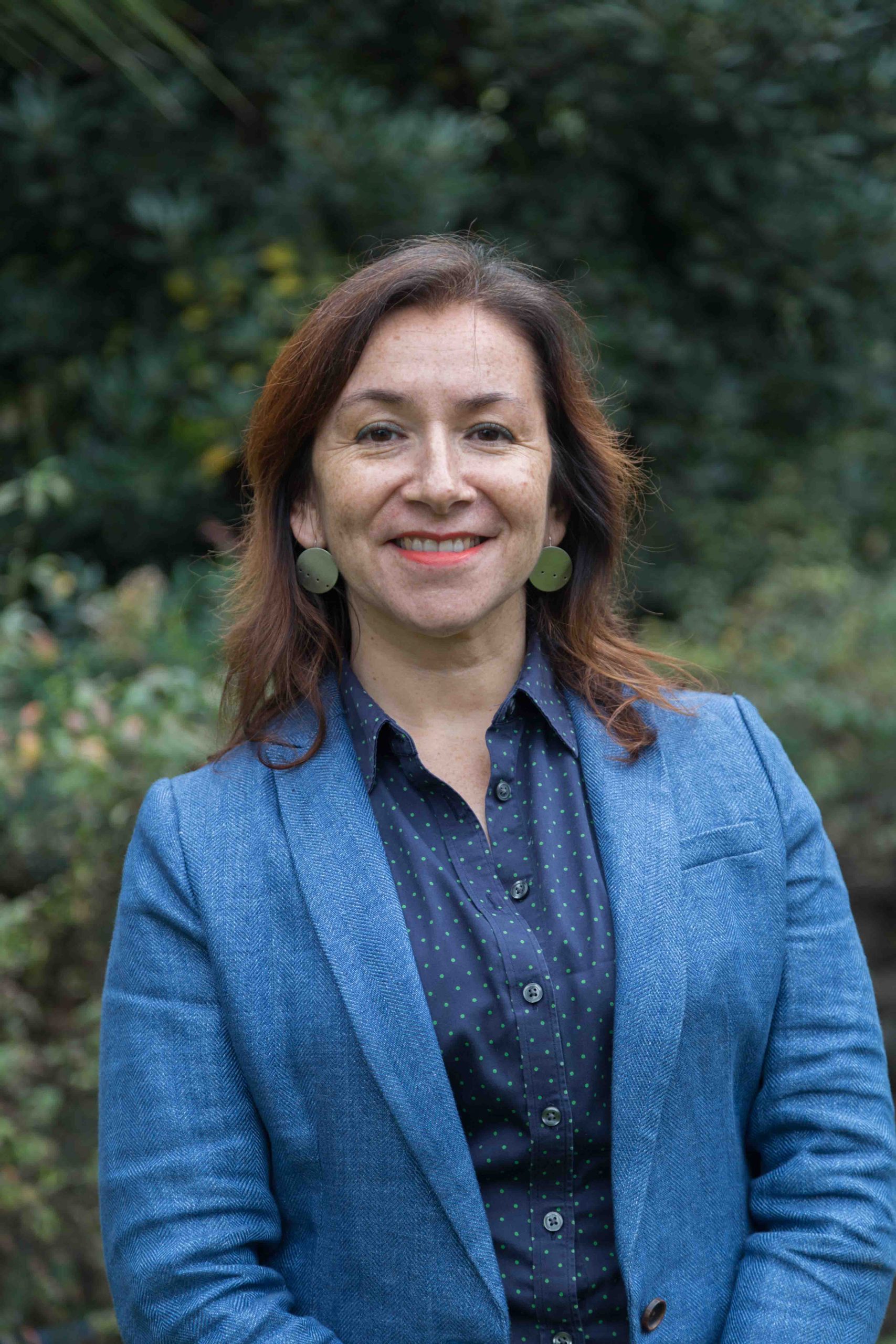 Profesora María Luisa Méndez en radio T13: «La precariedad del mercado laboral afecta de manera bien particular a la población más joven»