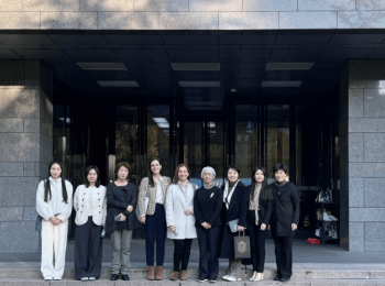 Académica María Luisa Méndez visitó la Universidad Tingshua en China