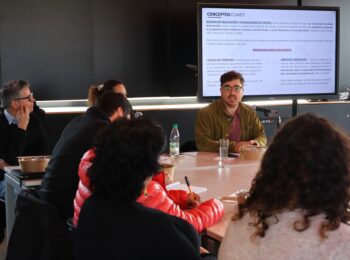 Jornada de Pasantías de Investigación convoca a reflexionar sobre transformaciones y persistencias de los campamentos en Santiago en casi un siglo de historia