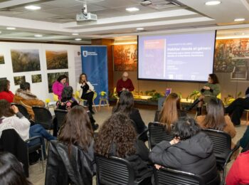 Urbanismo feminista como herramienta para transformar la ciudad: profesor Christian Matus participa en el lanzamiento del libro Habitar desde el Género