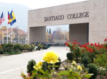 Entre barrios cerrados y colegios exclusivos: María Luisa Méndez y Oscar Contardo descifran la élite chilena