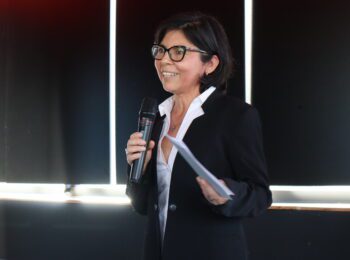 Profesora Isabel Zapata recibe Premio de excelencia en tesis doctoral 2025 en artes y humanidades UC