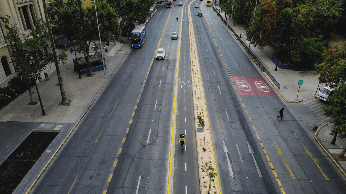 «La paradoja urbana de vivir solos en ciudades cada vez más densas» Felipe Link en El Dínamo