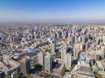 Gestión de la forma urbana y crisis global de la vivienda en el Gran Santiago (2010-2025)