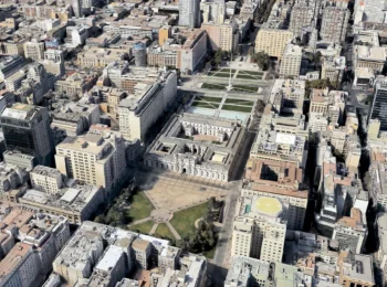 Residencia presidencial: La Moneda y los desafíos de revitalizar el centro de Santiago. Macarena Ibarra en Emol