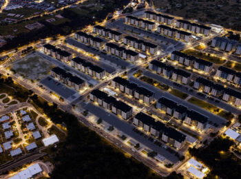 Viviendas sociales en comunas de altos ingresos / Javier Ruiz-Tagle en Emol