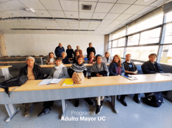 Personas mayores podrán cursar “Futuros Urbanos 2100” en nueva edición de Aulas con Trayectoria UC