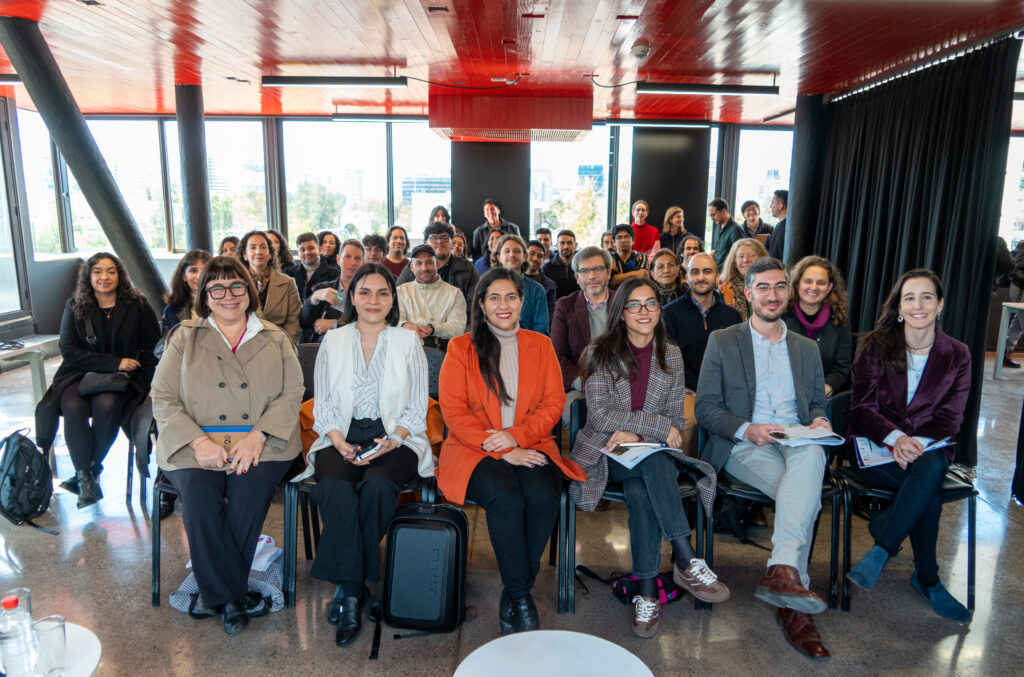 Planificación urbana y movilidad: lanzan núcleo que investigará el transporte justo en Chile